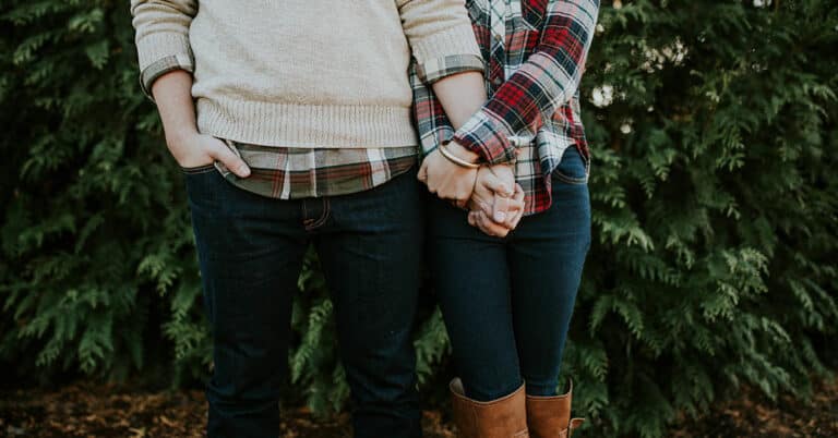 FIFO Workers: Is There a De Facto Relationship?