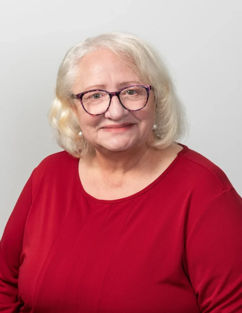 Deb Biffin - Senior Conveyancing Paralegal | CLO Lawyers